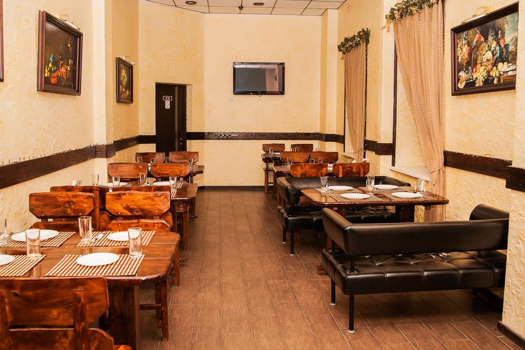 Hotel Gubernia à Kharkiv Extérieur photo