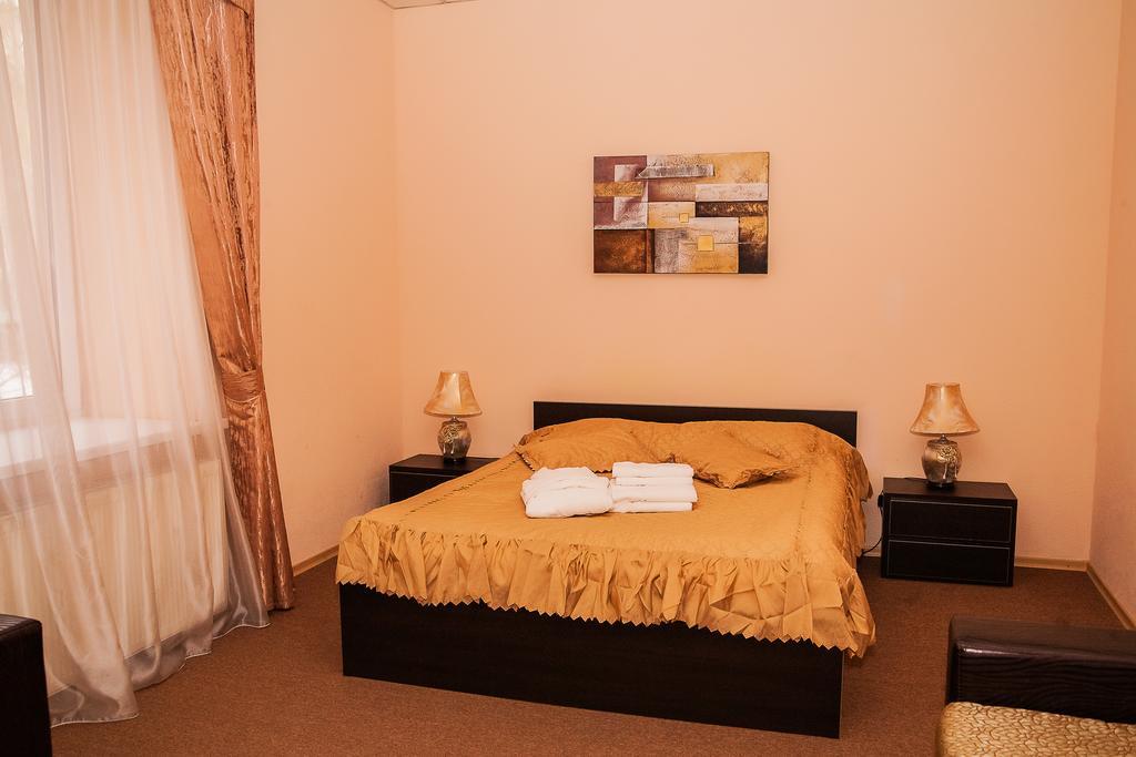 Hotel Gubernia à Kharkiv Extérieur photo